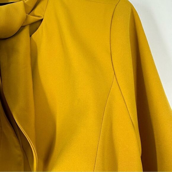 ELOQUII Women’s Mustard Yellow Button Up Blazer - Picture 4 of 9